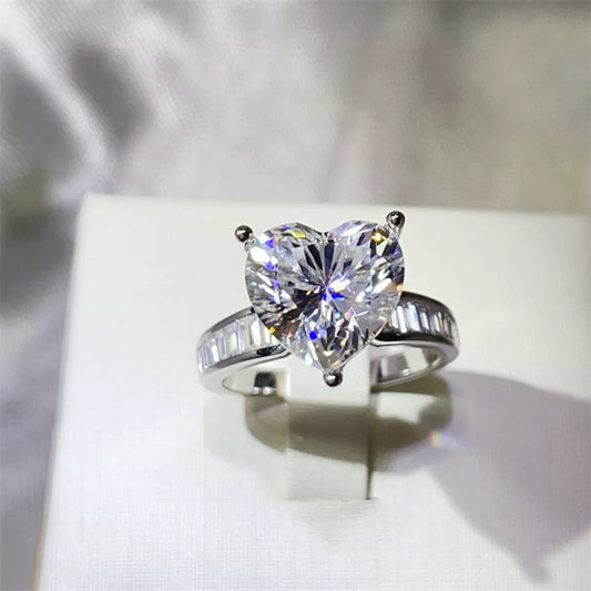 Heart of Brilliance | 5 Carat Moissanite Heart Ring in 925 Sterling Silver - Bling Addict