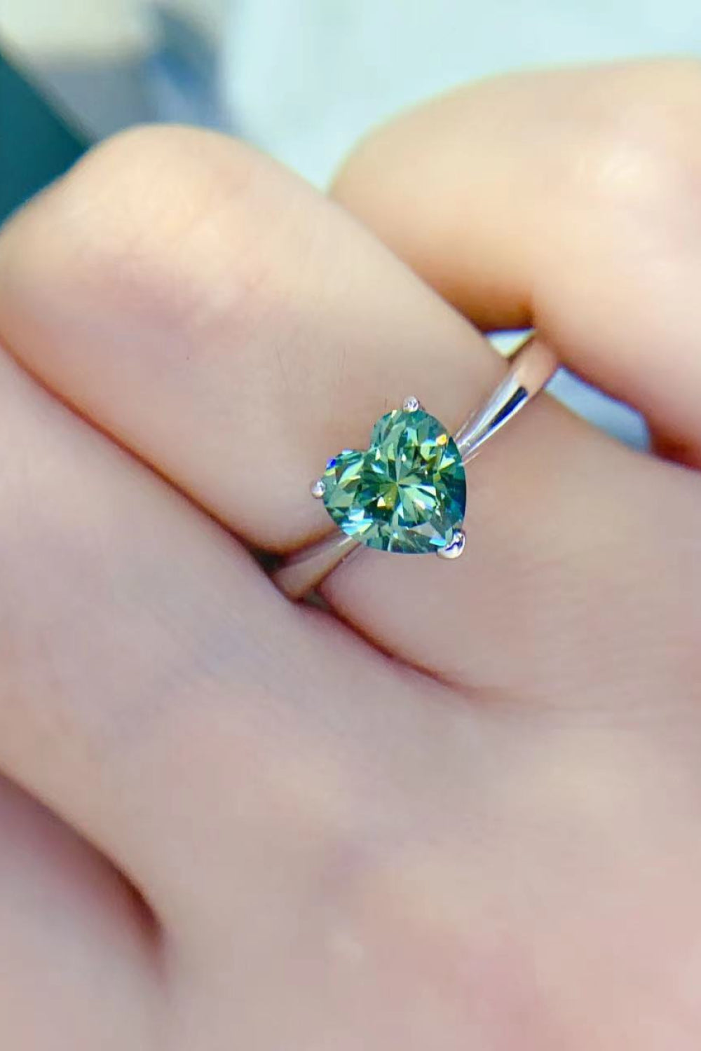 Emerald Embrace 1 Carat Green Heart Moissanite Ring | 925 Sterling Silver Solitaire Ring - Bling Addict