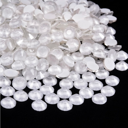 Neon White Glass Rhinestones | UV Reactive Flatback Rhinestones